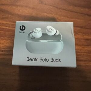 Beats solo buds new